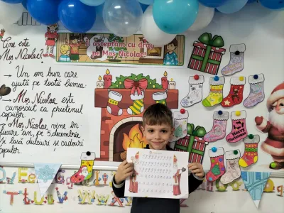 A început iarna: fulgi de nea, oameni de zăpadă și ghetuțe pregătite — fotografie 19