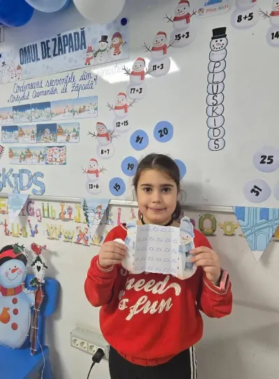 A început iarna: fulgi de nea, oameni de zăpadă și ghetuțe pregătite — fotografie 43