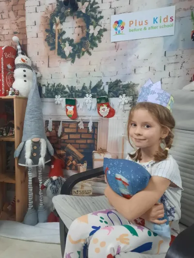 A început iarna: fulgi de nea, oameni de zăpadă și ghetuțe pregătite — fotografie 47