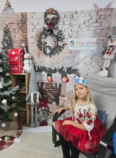A început iarna: fulgi de nea, oameni de zăpadă și ghetuțe pregătite — fotografie 65